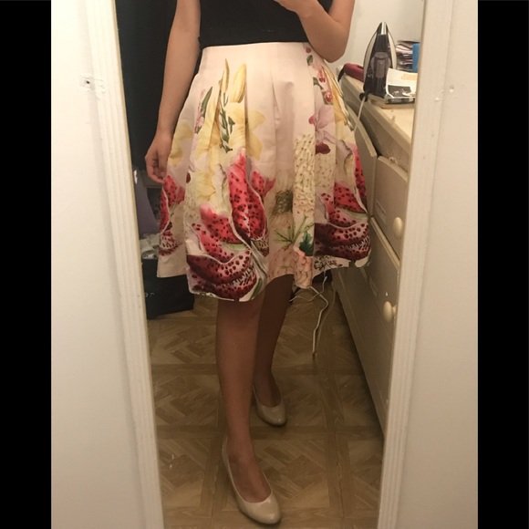 Ted Baker London Dresses & Skirts - Ted Baker London Skirt Ted Baker London Dresses & Skirts - Ted Baker London Skirt